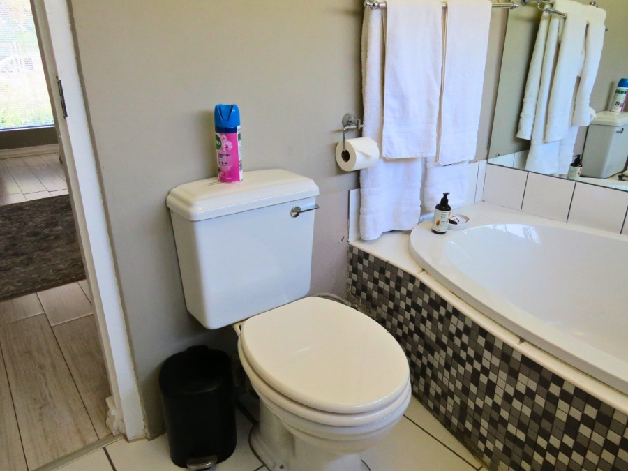 5 Bedroom Property for Sale in Dan Pienaar Free State